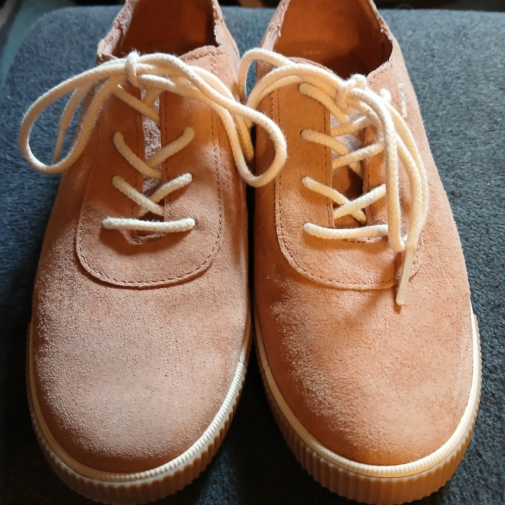Women's toms